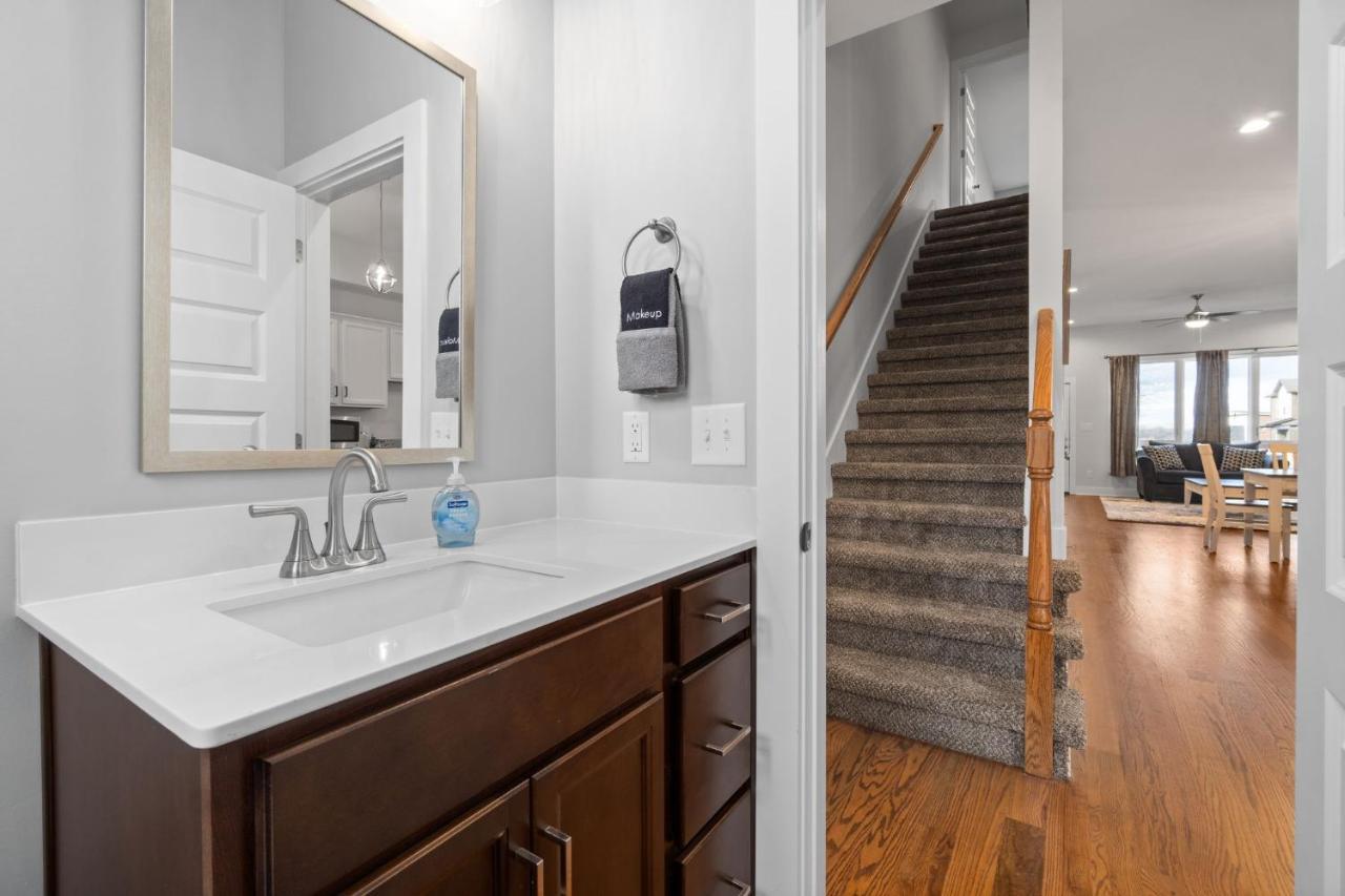 Villa Rebecca'S Downtown Luxury Living Clarksville Exterior foto